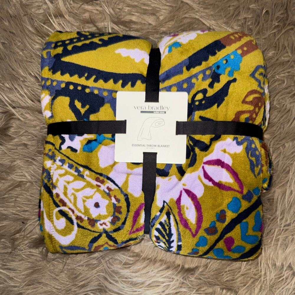 New Vera Bradley Essential Fleece Throw Blanket Buta Spray O/S